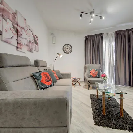 Relax & Unwind In Spacious By Sf Homes *