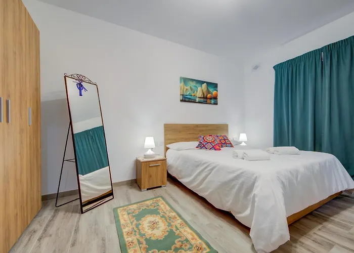 Relax & Unwind In Spacious By Sf Homes Apartament