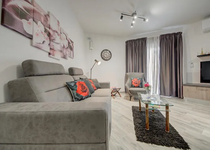 Relax & Unwind In Spacious By Sf Homes *