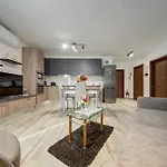 Relax & Unwind In Spacious By Sf Homes