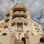 Relax & Unwind In Spacious By Sf Homes *