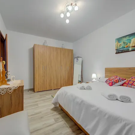 Apartmán Relax & Unwind In Spacious By Sf Homes