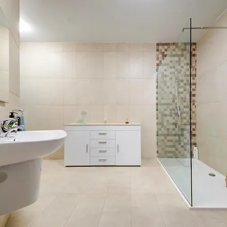 Apartament Relax & Unwind In Spacious By Sf Homes *